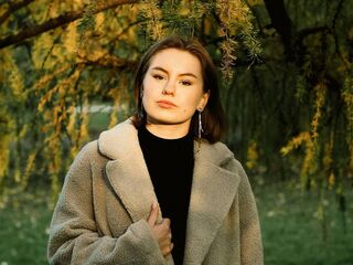 live strip tease show LinnDegnan