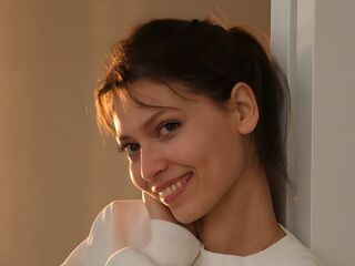 girl cam live LivelyLaurie
