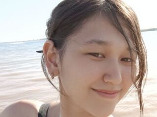 masturbating camgirl LucreciaConsla