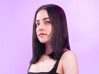 camwhore spreading pussy LunaBelleth