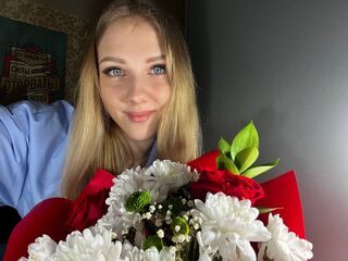 cam girl playing with sextoy LusiAime