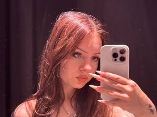 cam girl chat LynCollinge