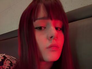 naked girl with webcam masturbating MaeveLith