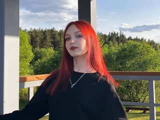 naked girl with webcam fingering pussy MagaretMontie