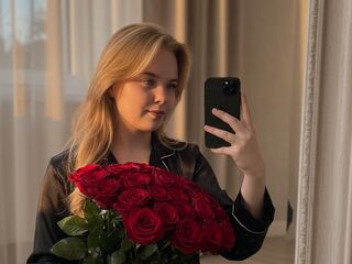 nude camgirl pic MelissaMyla