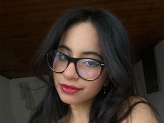 beautiful camgirl MelodyeMarks