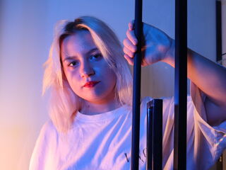 beautiful camgirl MicheleColeman