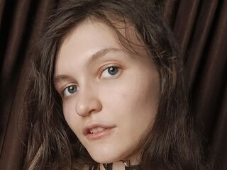 naked girl with webcam masturbating with sextoy MillieStrife
