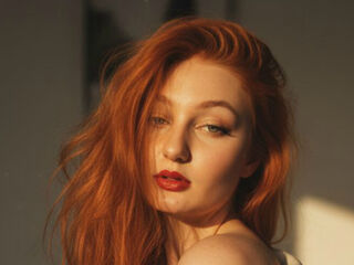 naked girl with webcam masturbating with vibrator NicoleReds