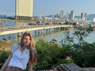 masturbating camgirl OllieTinney