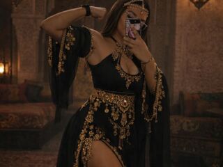 camslut showing pussy PerlaZoey