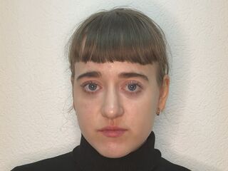 naughty cam girl fingering shaved pussy QianaWhiston