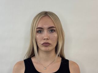 hot cam girl RegeniaAttwell
