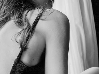 camwhore masturbating with sextoy RemaRoy