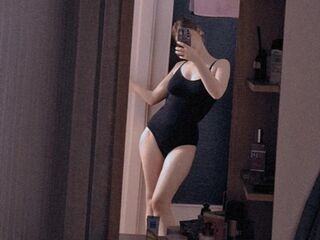 camwhore masturbating with vibrator RinaAlmons