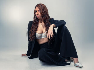 cam girl playing with dildo RosalineBelmont