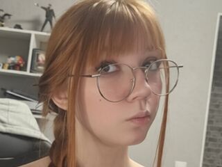 nude camgirl photo RozellaBouch