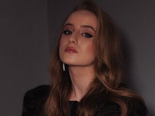 camslut showing tits SavinaMinosi