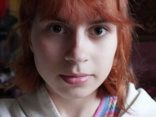 naked girl with webcam masturbating SerafinaGoettl