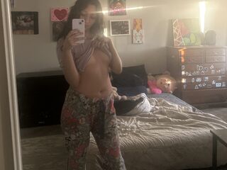 camgirl masturbating Slaynaxoxo