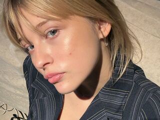 camslut naked SoledadMadon