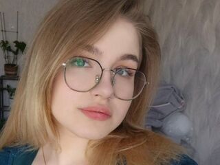 fingering webcamgirl SophieVietto