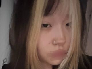 naughty camgirl fingering shaved pussy SusannaNicolls