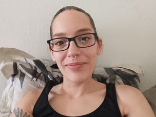 hot camslut SuzyQueen