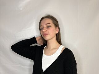 beautiful girl cam SynnoveHayley