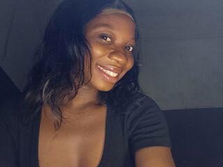 camgirl playing with sextoy TinaReuben