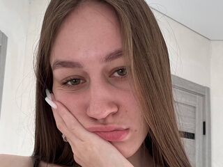 naked camgirl masturbating with dildo VeraScott