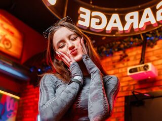 camwhore spreading pussy XeniaUsher