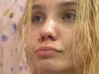 fingering girl chat YallyGreen