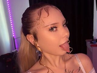 nude webcam YolandoHeitz