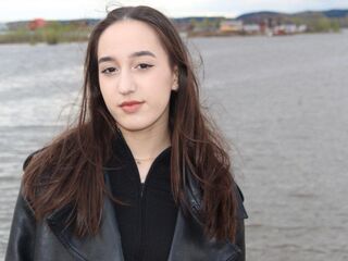 striptease cam YukoTackes